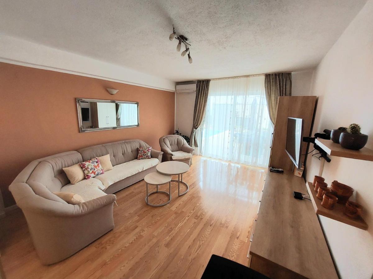 Apartment With Private Pool "Patricia" Makarska Eksteriør bilde