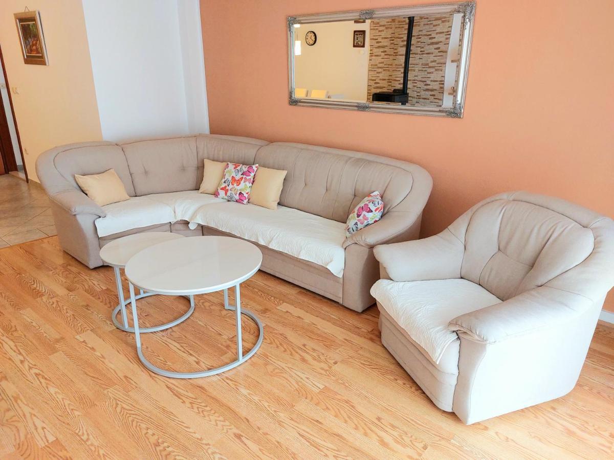Apartment With Private Pool "Patricia" Makarska Eksteriør bilde